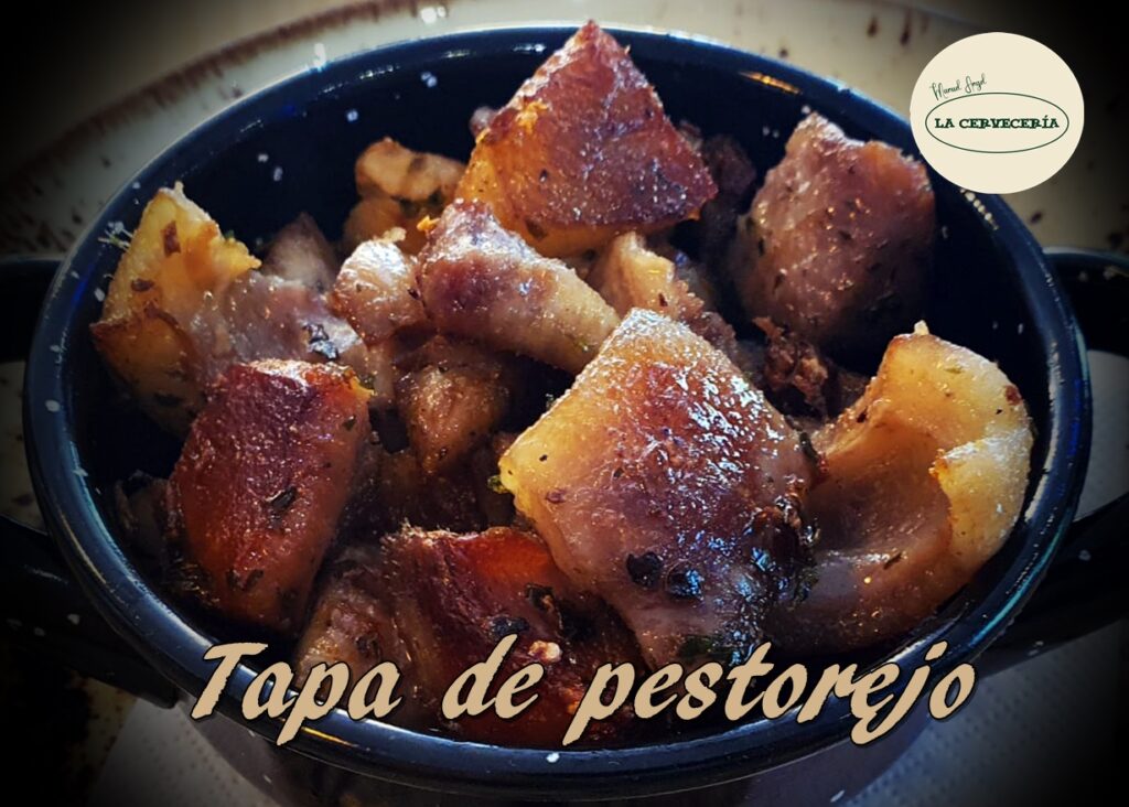 Plato y ambiente de La Cerveceria Badajoz