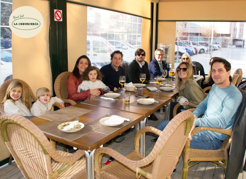 Plato y ambiente de La Cerveceria Badajoz